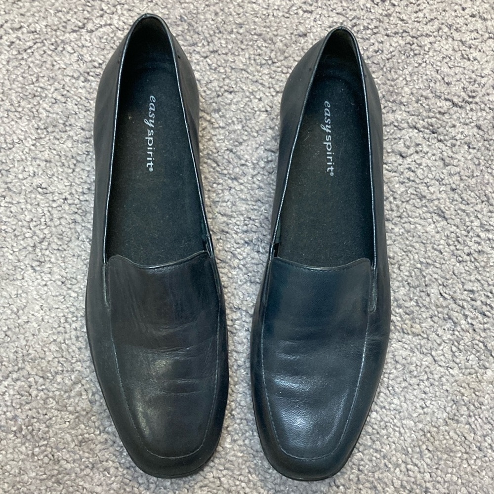 Easy spirit navy leather loafers